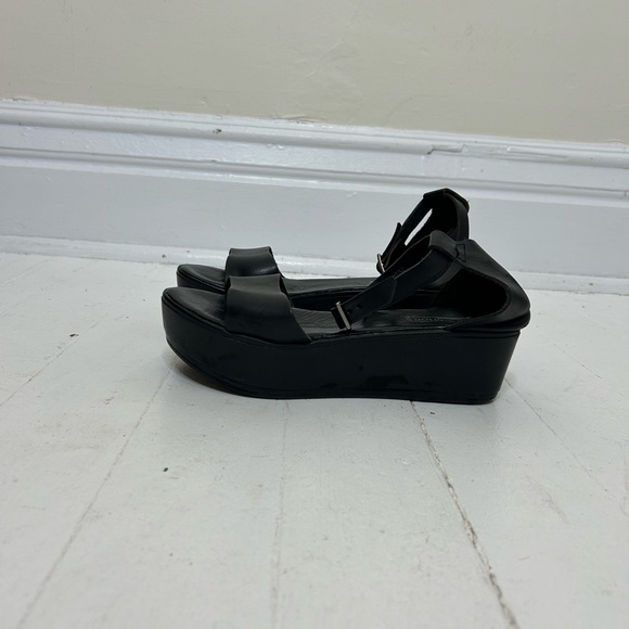 Black Strappy Platforms (Topshop) - Picture 4 of 11